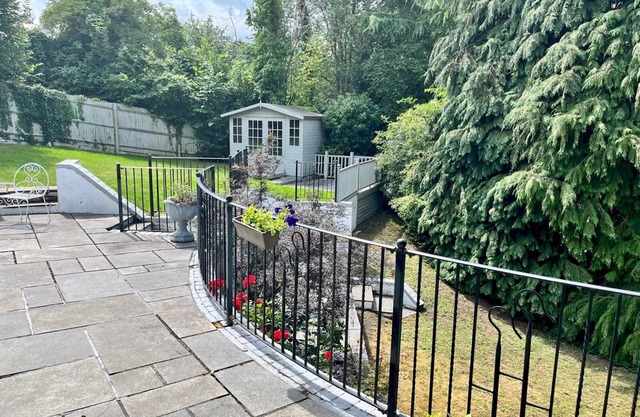Pass the Keys | Cosy one bed flat with parking and scenic views