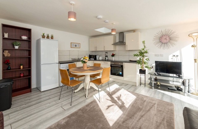 Pass the Keys | Delightful Family Home Sleeps 7 and Private Garden