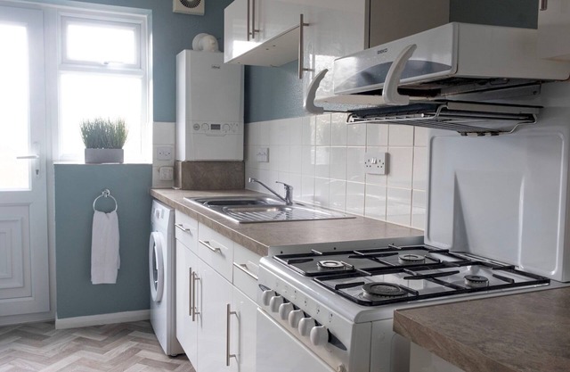 Pass the Keys | Flat close to amenities