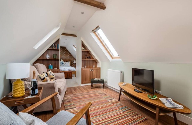 Pass the Keys | Tranquil Chilterns Farm Hideaway