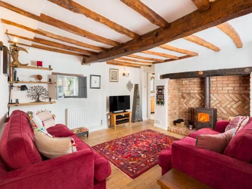 Pass the Keys Traditional 3 Bed Cottage in Historic Village