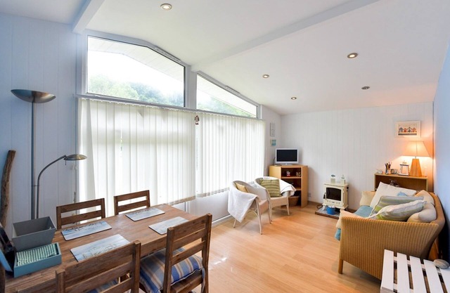 Pass the Keys | Gower BEACH Staycation Caswell Bay - Sleeps 4