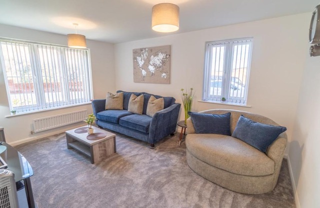 Pass the Keys Modern 3-Bed Home with Garden & Free Parking