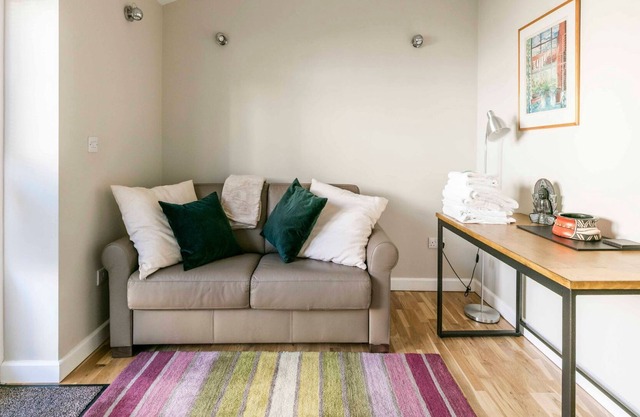 Pass the Keys | *NEW* Self Contained Garden Annex 5☆ location