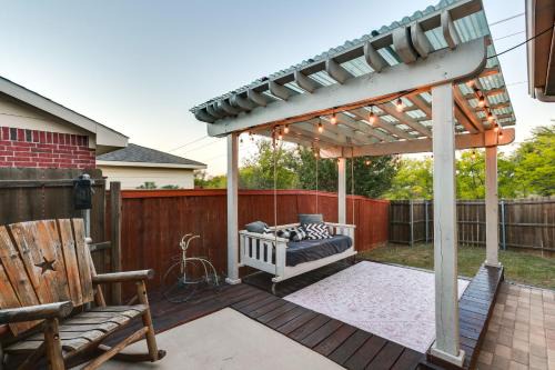 Patio, Pergola and Pool Access Aubrey Retreat!