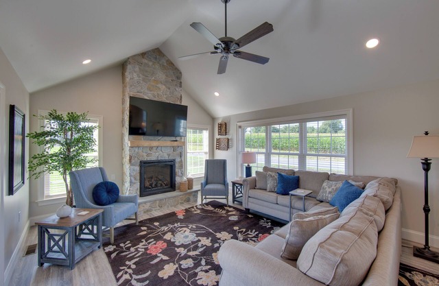 Patio & Yard: Newly Built Retreat in Ronks!