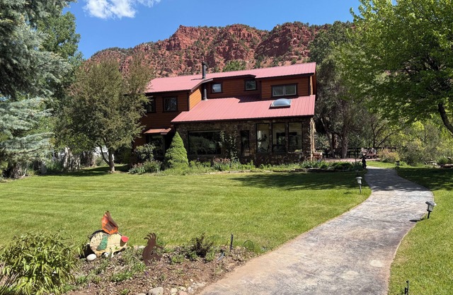 Peace, Tranquility, Privacy, in a hidden gem on the Roaring Fork River