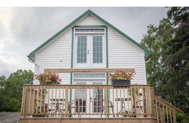 Peaceful and close to wineries in south end of the county. Just 15 minutes from town