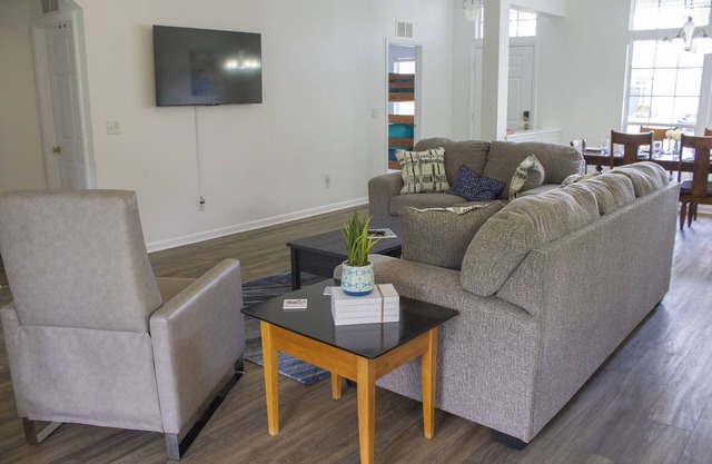 Peaceful and Quiet Family Getaway near drive-on beach