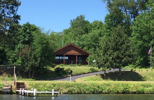 Peaceful And Serene Location With Great Lake View, Fishing, And Wildlife Sights.
