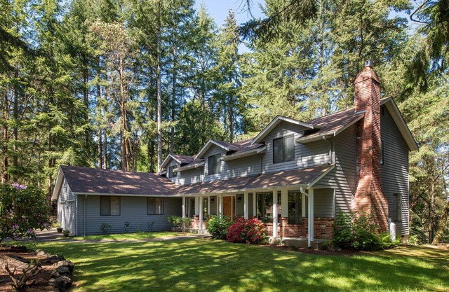 Peaceful and spacious Gig Harbor home, closest to Narrows Bridge