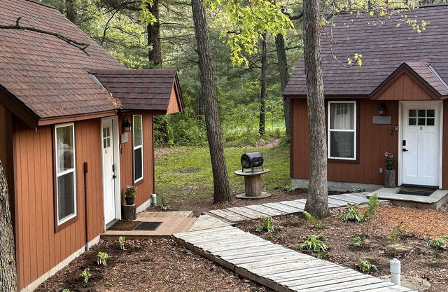 Peaceful Cabin with Sandstone Canyon & Dock on the WI River in Wisconsin Dells