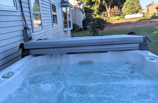 Peaceful Cottage in the heart of Amish Country with hot tub.