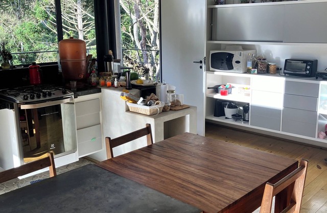 Peaceful cottage with WiFi in charming Gonçalves