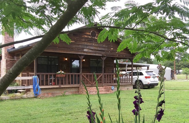 Peaceful Countryside Cottage Getaway