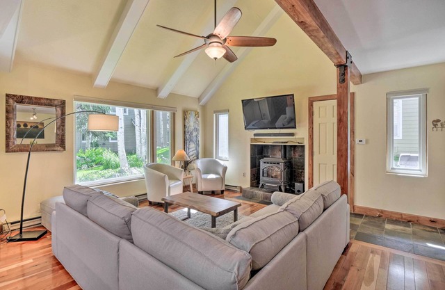 Peaceful Edwards Condo w/Mountain Views!