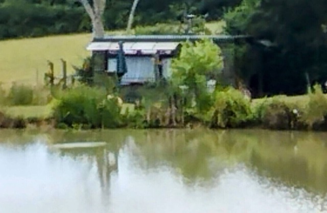 Peaceful en-suite lakeside cabin with all mod cons.
