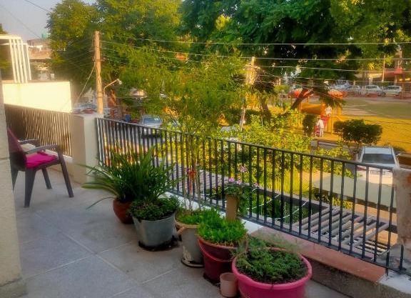 Peaceful Furnished Room with kitchen Wifi Ac in sec 71 mohali