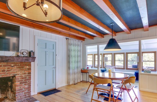 Peaceful Hideaway w/ Shenandoah River Access