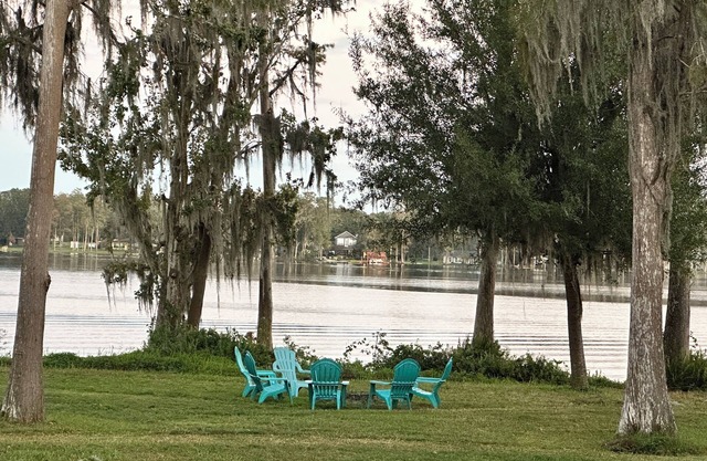 Peaceful Lakefront Home!