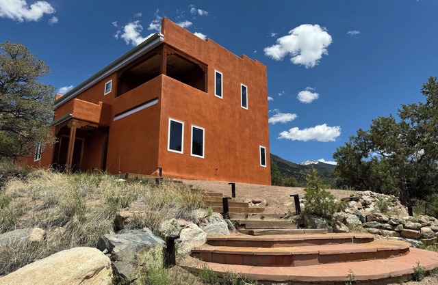 Peaceful Mountain Retreat Home-Beautiful Views, Steam Shower