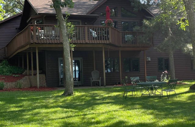 Peaceful, private Ottertail Lake Retreat