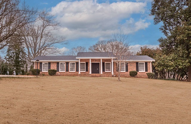 Peaceful Ranch Home - 4BR/3BA