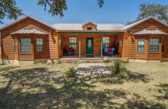 Peaceful & Secluded Bandera Home w/Deck & Grill!