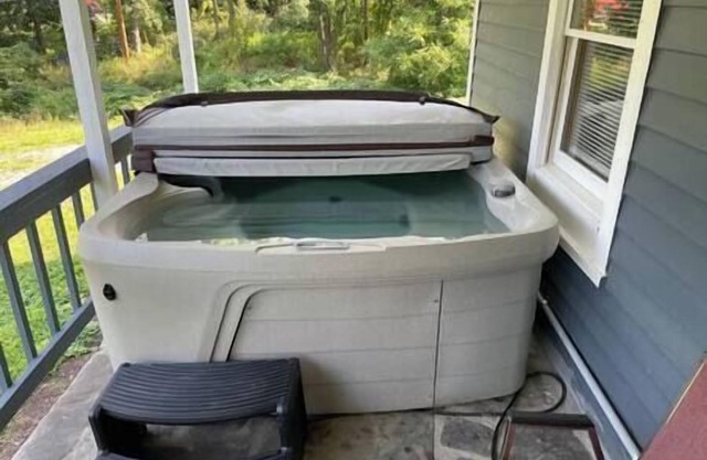 Peaceful stay in the Finger Lakes, Hot tub, kitchen, grill