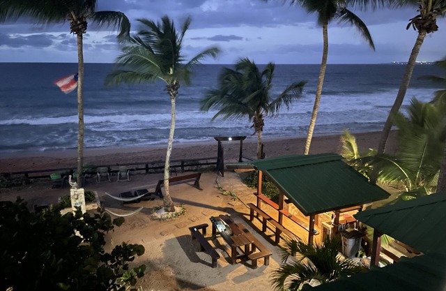 Pelican Point BEACHFRONT Apt C Centered on the famous Sandy Beach Surf
