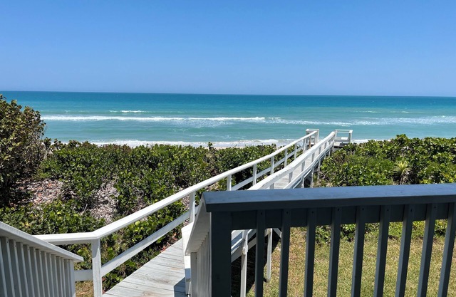 Pelican Point - Oceanfront home that can sleep up to twelve people