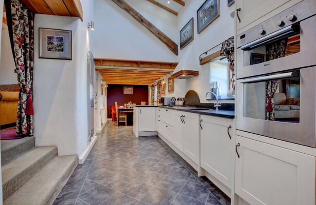 Pen Y Bryn Cottage - Four Bedroom House, Sleeps 8