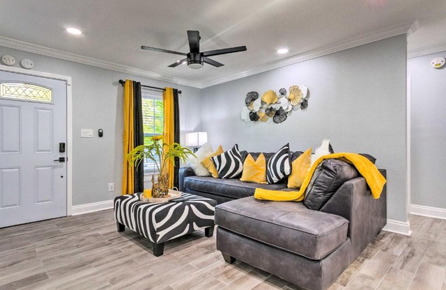 Pensacola Vacation Rental Close to Beaches!
