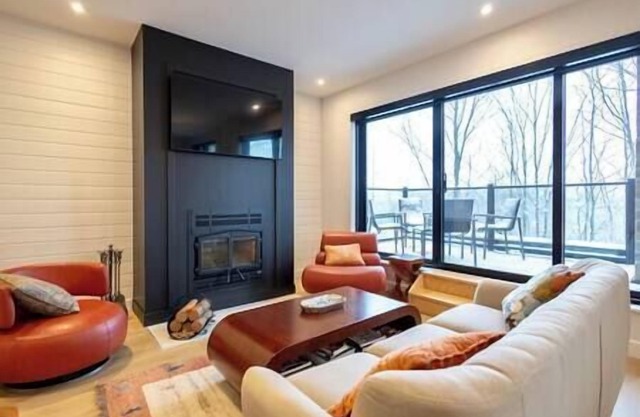 Penthouse at the foot of Mont Orford! Spas & Pool