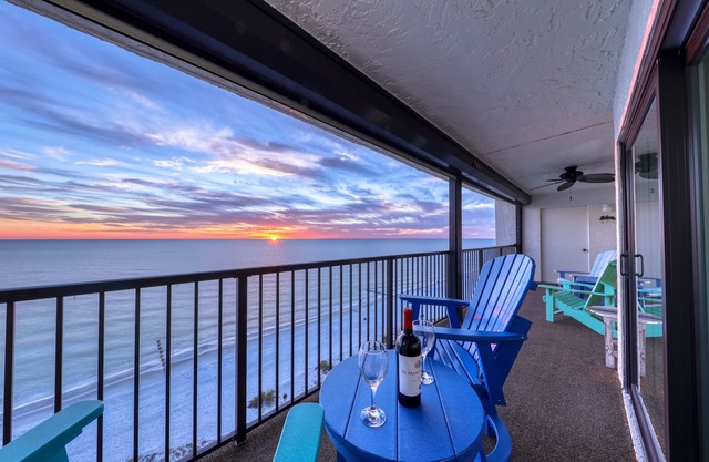 Penthouse Beachfront Luxury Condo 30’ft balcony and Gulf Views @OceanSands1203