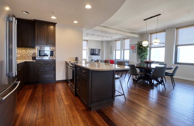 Penthouse Condo | 3 King Beds | Downtown Lincoln