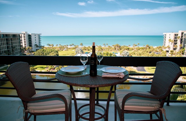 PENTHOUSE DOUBLE BALCONY FULL GULF & BAY VIEWS FROM EVERY ROOM Beachplace 5-602