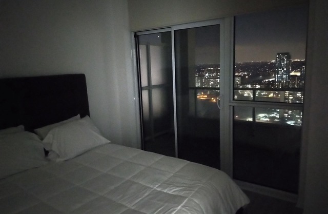 Penthouse with parking, pool, saunas, fitness room, BBQ area and indoor carwash.