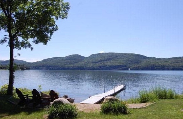 Perfect blend of charm, amenities, beauty and lake shore life on Lake Champlain