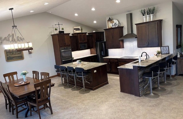 Perfect College World Series Basecamp 45min, 4 bedroom home, 3 acres near, Wahoo