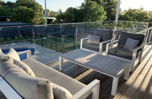 Perfect family holiday, pool, spa, 200m to beach