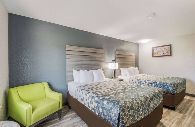 Perfect for Budget Conscious Traveler | 4 Rooms w/Free Parking