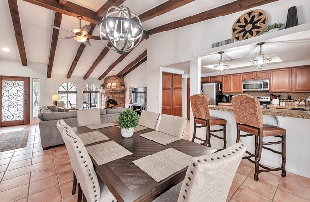 Perfect for Entertaining! Near Mayo Clinic, Heated Pool, Outdoor Firepit, Mountain Views + FREE Golf
