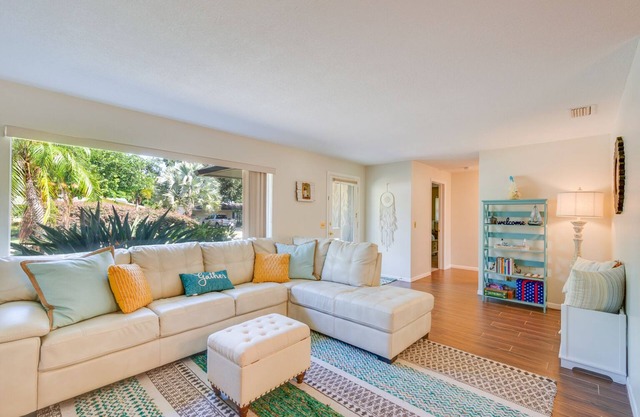 ⭐️Perfect for Families & Groups⭐️7mi-Beach/DWTN🏖 BBQ⭐️Fire-Pit⭐️Dogs Welcome!