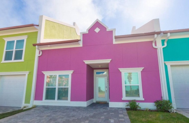 PERFECT FOR FAMILIES! Private beach, Pool, Game Room, all King beds