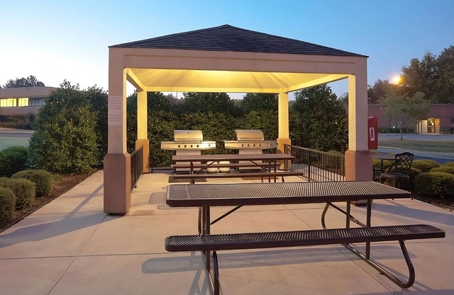 Perfect for Groups! 4 Cozy Hotel Suites with Kitchens! Pet-Friendly and Private Parking!