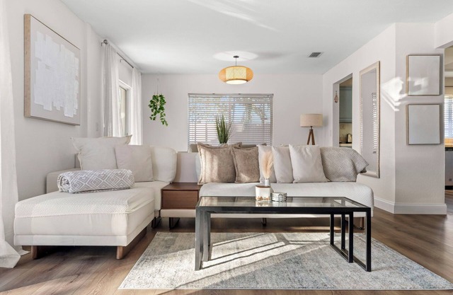 Perfect for Relaxation and Fun – Pool, Cozy Porch, and Prime Location!