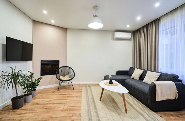 Perfect for Shopping & Walks – Ultra Central 1BR