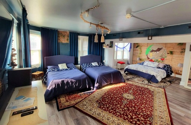 Perfect Getaway for 4, Cozy Space with a Queen Size Bed