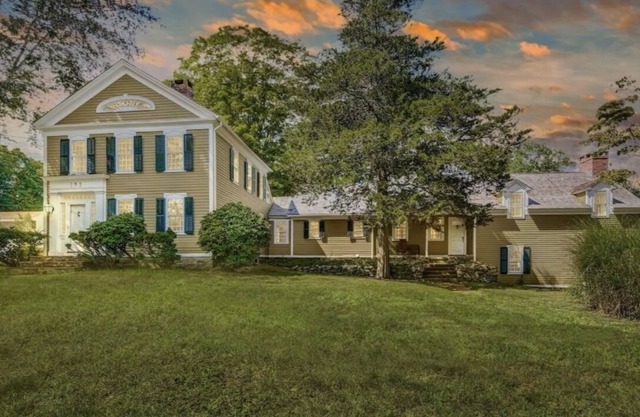 Perfect getaway to relax and experience country living in an elegant East Cost.